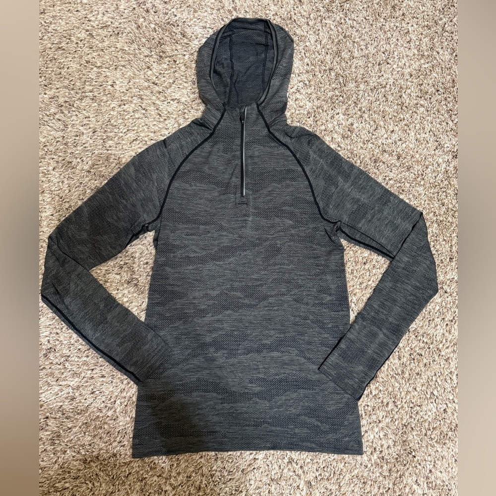 lululemon athletica Men's Dark Gray Camouflage Hooded Pullover